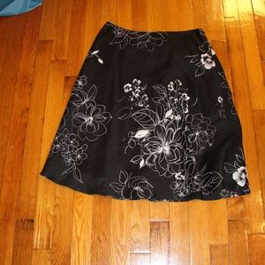 Ann Taylor Loft white black flower A line skirt